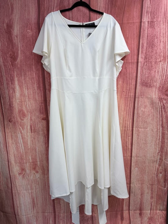 Lane Bryant Dresses & Skirts - Lane Bryant Ivory High-Low V-Neck MIDI Dress